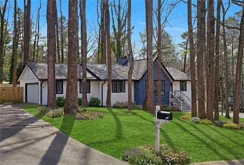 5077 Martindale Ln, Stone Mountain, GA 30088
