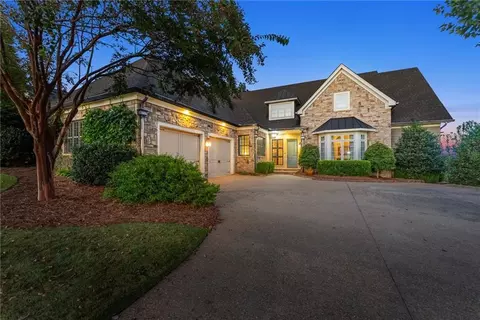 2718 High Vista Pt, Gainesville, GA 30501