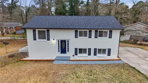 1332 Pineglen Dr, Riverdale, GA 30296