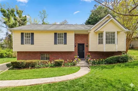 6811 Edmonton Ct, Lithonia, GA 30058