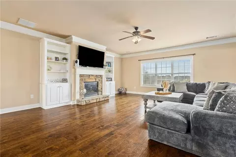 Living - 760 Carl Davis Rd, Monroe, GA 30656 photo 1 of 2