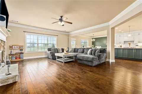 Living - 760 Carl Davis Rd, Monroe, GA 30656 photo 2 of 2