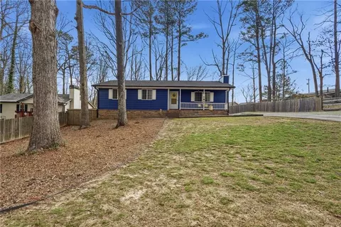 1341 Sommerset Dr, Lawrenceville, GA 30043