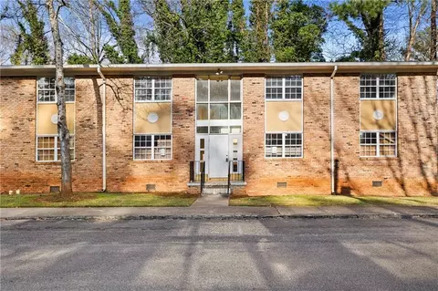 1620 Line Cir, Decatur, GA 30032
