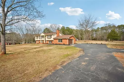 1041 Cooper Ln, Rutledge, GA 30663
