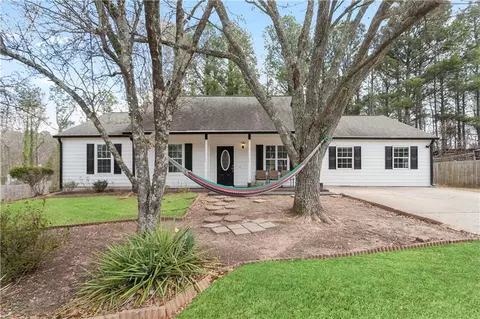 1071 Braddock Cir, Woodstock, GA 30189