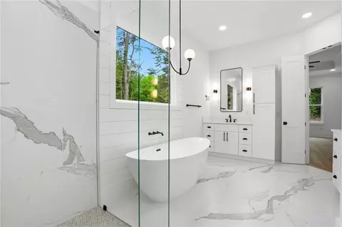 Bath - 4013 Jersey Covington Rd, Covington, GA 30014 photo 7 of 15