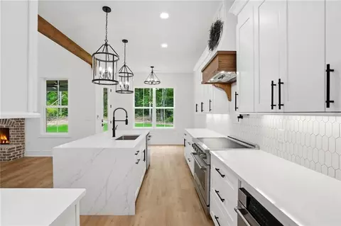 Kitchen - 4013 Jersey Covington Rd, Covington, GA 30014 photo 1 of 9