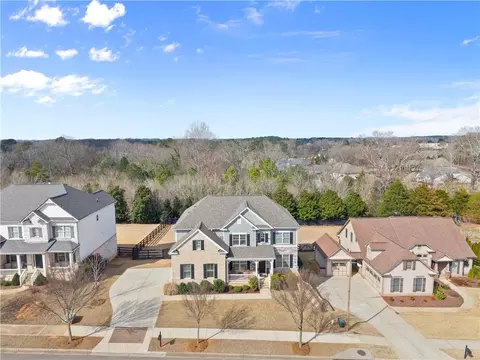304 Carmichael Cir, Canton, GA 30115 photo 2