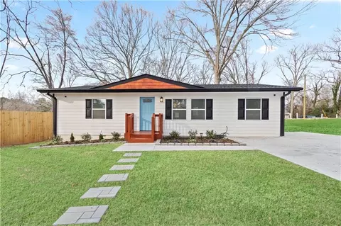 586 High Dr, Forest Park, GA 30297