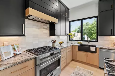 Kitchen - 3960 Clairmont Rd, Chamblee, GA 30341 photo 3 of 8