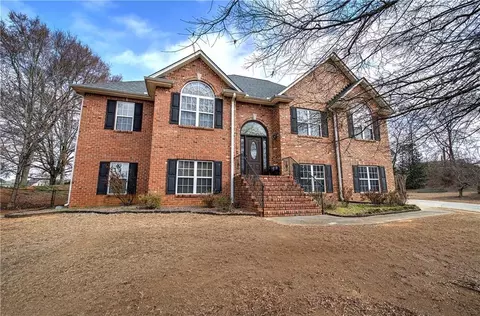 12 Berkshire Dr NW, Cartersville, GA 30120