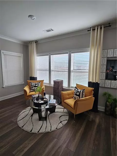 Living - 532 Barlow Pl, Grayson, GA 30017 photo 2 of 2