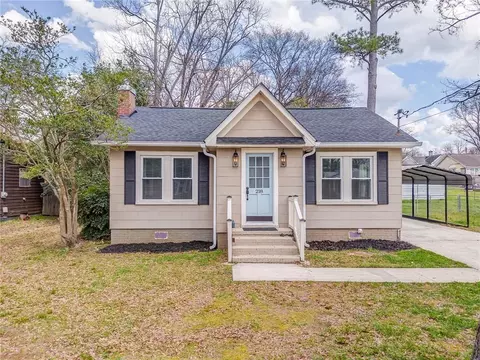 218 Chestnut St, Cedartown, GA 30125