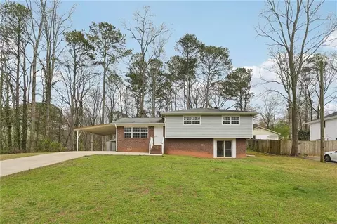 5640 Forest Dr, Acworth, GA 30102