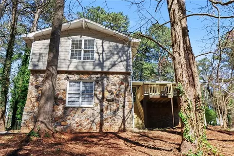 4820 Banner Elk Dr, Stone Mountain, GA 30083