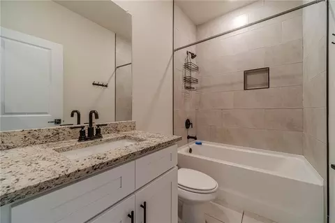 Bath - 3934 Saddle Bag Ct, Dacula, GA 30019 photo 5 of 5