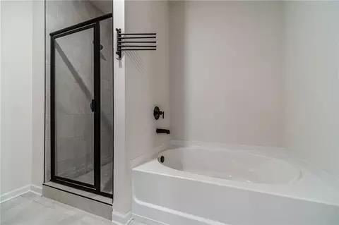 Bath - 3934 Saddle Bag Ct, Dacula, GA 30019 photo 2 of 5