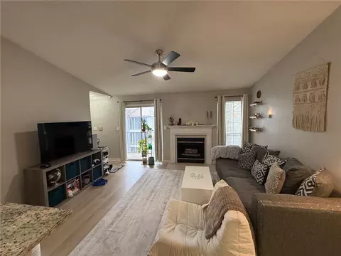 324 Granville Ct, Sandy Springs, GA 30328