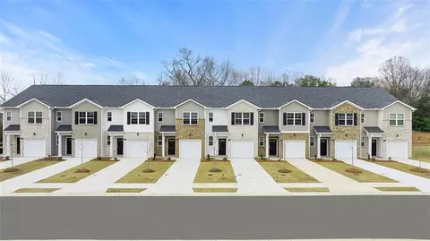 121 Kenmore Cir, Perry, GA 31069