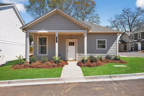 200 Maddux St, Fayetteville, GA 30214