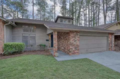 300 Cruise Ct, Roswell, GA 30076