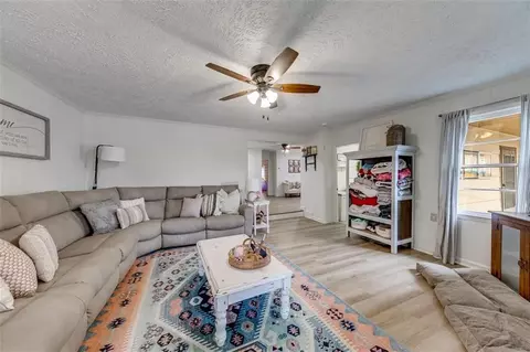 Living - 2630 Prospect Rd, Toccoa, GA 30577 photo 1 of 2