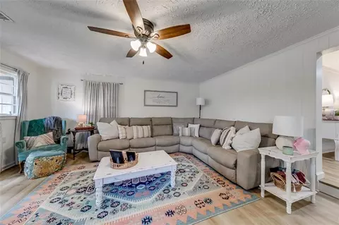 Living - 2630 Prospect Rd, Toccoa, GA 30577 photo 2 of 2