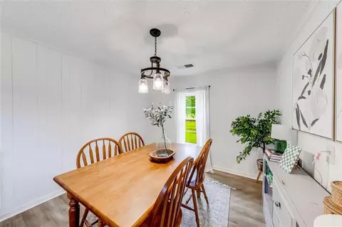 Dining - 2630 Prospect Rd, Toccoa, GA 30577 photo 1 of 2