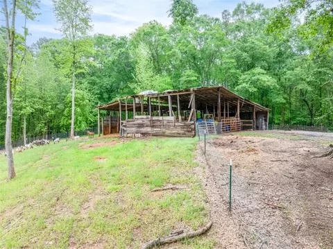 Exterior - 2630 Prospect Rd, Toccoa, GA 30577 photo 5 of 5