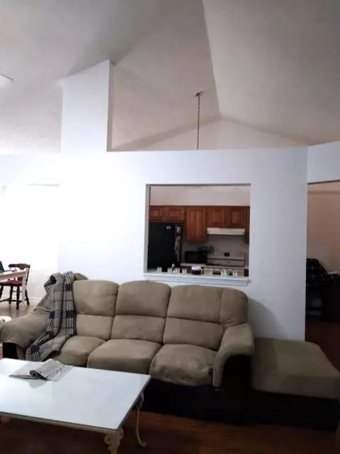 Living - 3319 Stewart Rd, Monroe, GA 30655 photo 1 of 2