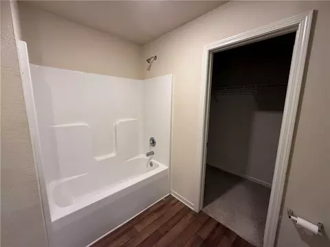 Bath - 906 Independence Ave, Pendergrass, GA 30567 photo 2 of 3
