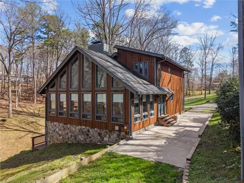 5530 Bourbon Dr, Gainesville, GA 30506
