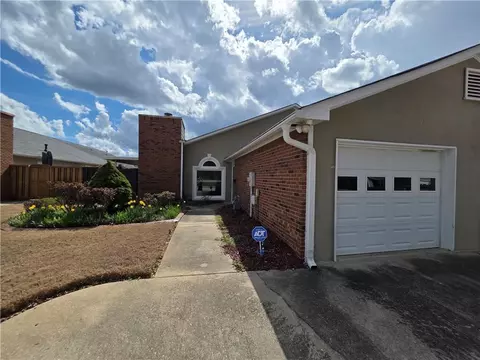 120 Garden Ct, Fayetteville, GA 30215