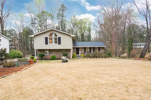 2703 Heath Ln, Duluth, GA 30096 photo 2