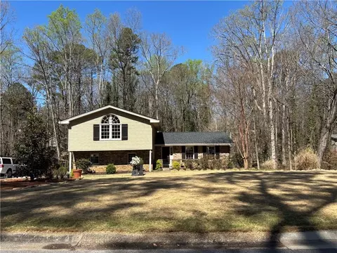 2703 Heath Ln, Duluth, GA 30096