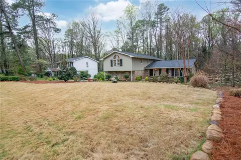 2703 Heath Ln, Duluth, GA 30096 photo 4