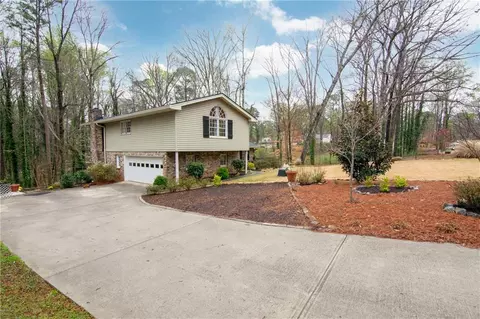 2703 Heath Ln, Duluth, GA 30096 photo 3