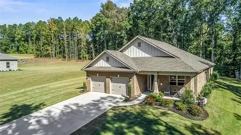 143 Whitworth Dr, Locust Grove, GA 30248