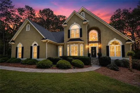 716 Whisper Wind Ct, Woodstock, GA 30189