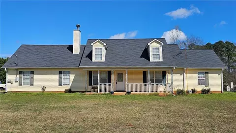 1193 New Hope Rd, Locust Grove, GA 30248