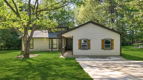 9573 Briar Creek Ct, Jonesboro, GA 30238