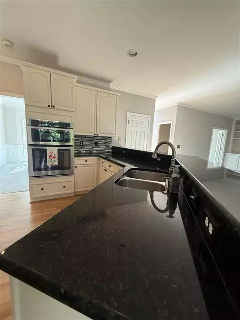 Kitchen - 1035 Brookstead Chase, Duluth, GA 30097 photo 3 of 4