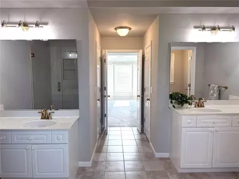 Bath - 1035 Brookstead Chase, Duluth, GA 30097 photo 3 of 12