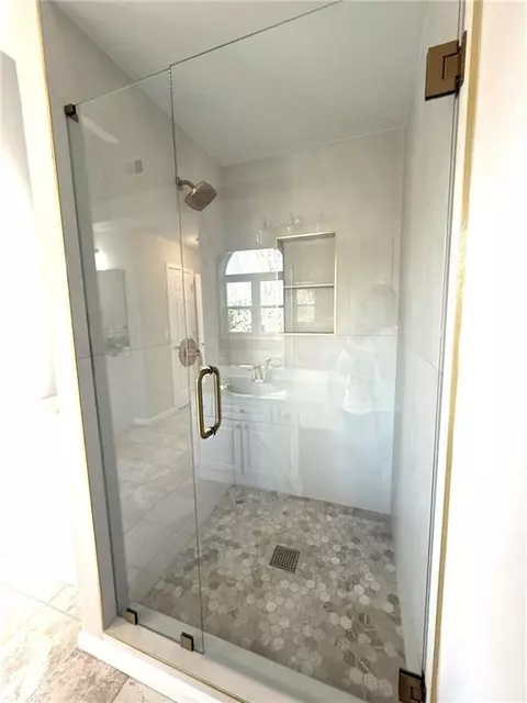 Bath - 1035 Brookstead Chase, Duluth, GA 30097 photo 7 of 12