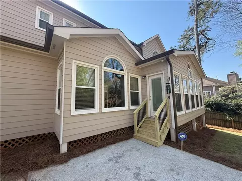 Exterior - 1035 Brookstead Chase, Duluth, GA 30097 photo 6 of 10