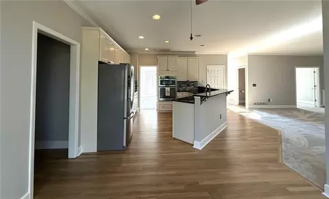 Kitchen - 1035 Brookstead Chase, Duluth, GA 30097 photo 2 of 4