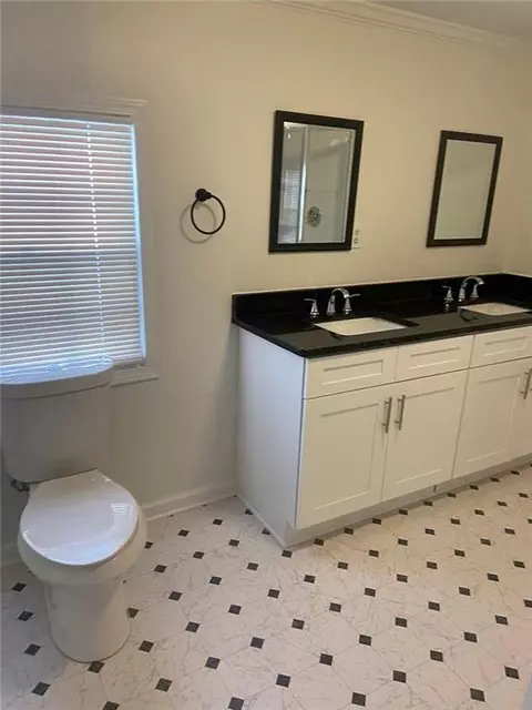 Bath - 52 Ivy St, Porterdale, GA 30014 photo 3 of 3