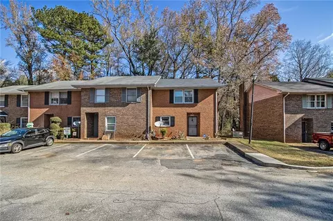 4526 Golf Vista Cir, Decatur, GA 30035