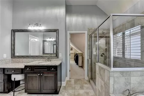 Bath - 8020 Prestwick Cir, Duluth, GA 30097 photo 2 of 11